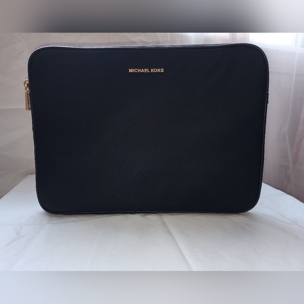 Michael kors laptop case